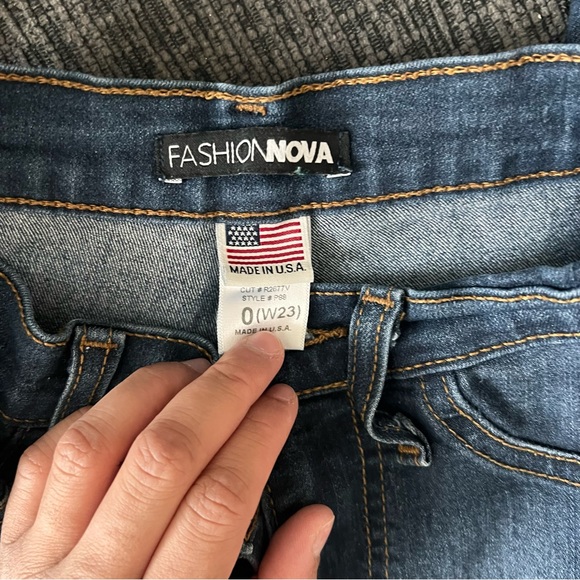 Fashion nova women’s jeans - Picture 3 of 3